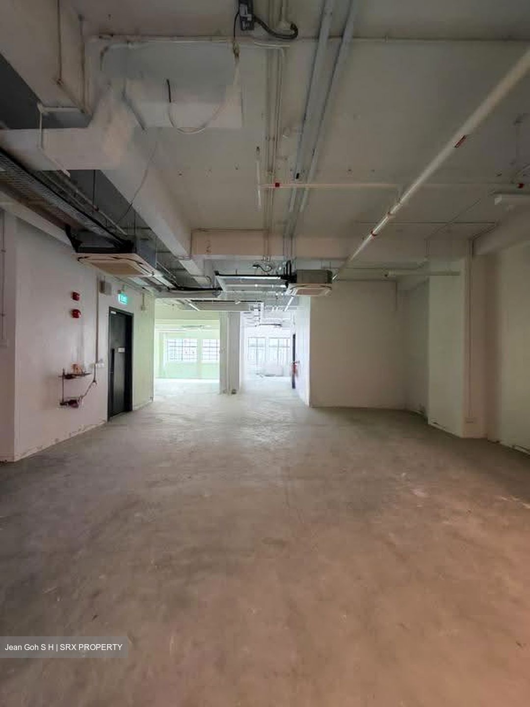 Hongkong Street (D1), Office #618137071